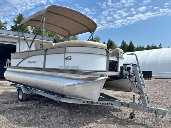 2022 Manitou Oasis Angler Pontoon