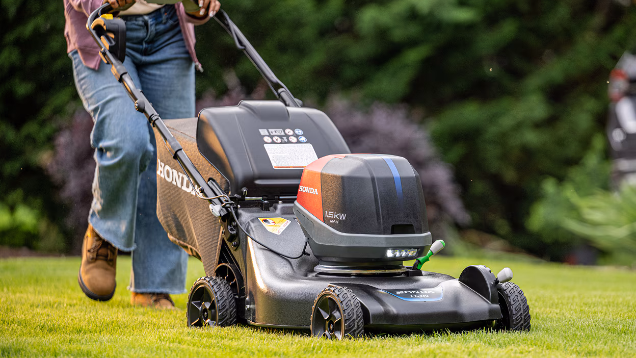 H26_Battery-Lawn-Mower_Overview_Carousel-Gallery_Desktop_2